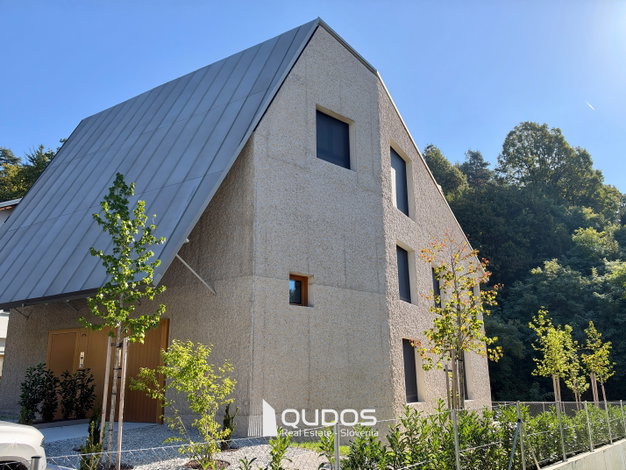 Lokacija: Ljubljana mesto, Vič-Rudnik, Rožna dolina