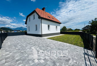 Lokacija: Gorenjska, Kranj, Zgornje Bitnje