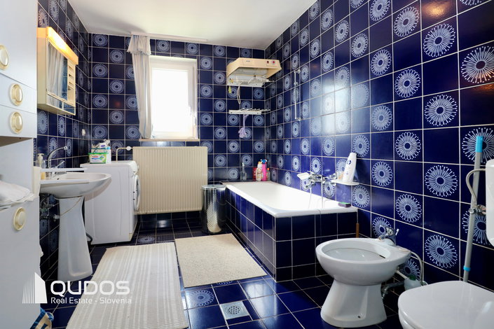 Lokacija: Ljubljana mesto, Šiška, Gunclje