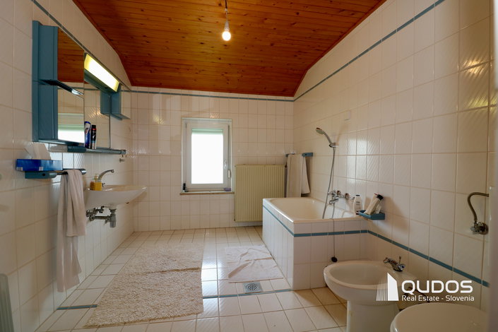 Lokacija: Ljubljana mesto, Šiška, Gunclje