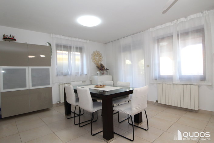 Lokacija: Obalno - kraška, Izola, Malija