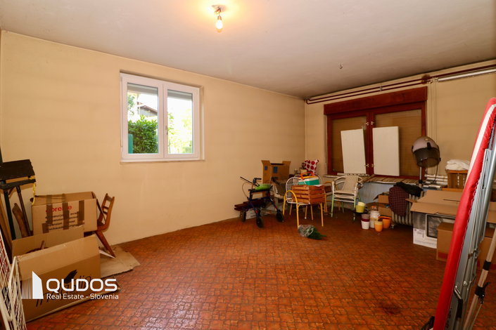 Lokacija: Ljubljana mesto, Šiška, Gunclje