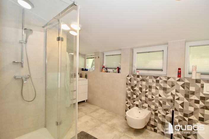 Lokacija: Ljubljana okolica, Log - Dragomer, Log pri Brezovici