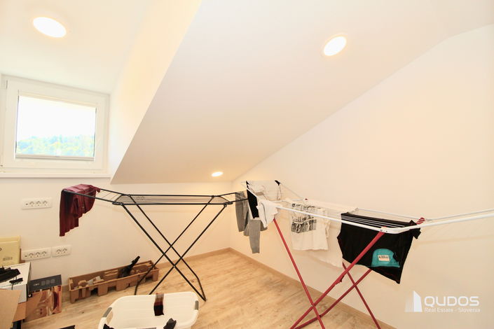 Lokacija: Ljubljana okolica, Log - Dragomer, Log pri Brezovici