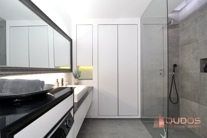 Lokacija: Ljubljana mesto, Center, Center