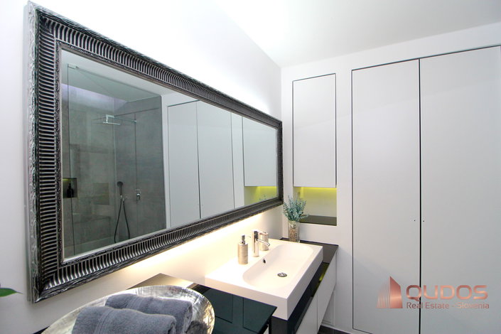 Lokacija: Ljubljana mesto, Center, Center