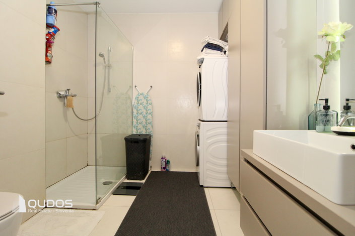 Lokacija: Ljubljana mesto, Bežigrad, Zupančičeva jama