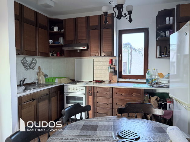 Lokacija: Hrvaška, Šibensko-kninska županija, Šibenik-okolica, Zaton