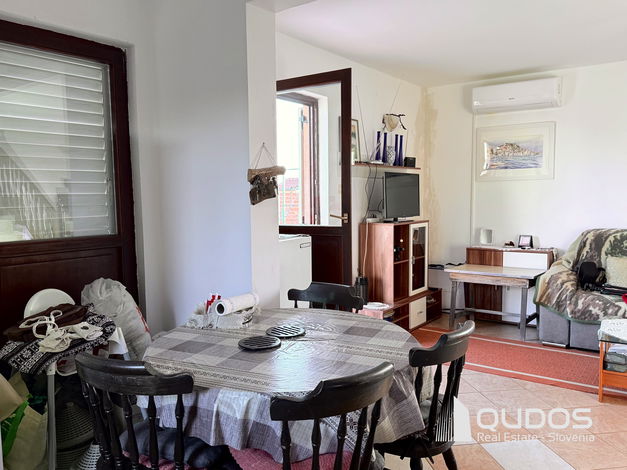 Lokacija: Hrvaška, Šibensko-kninska županija, Šibenik-okolica, Zaton