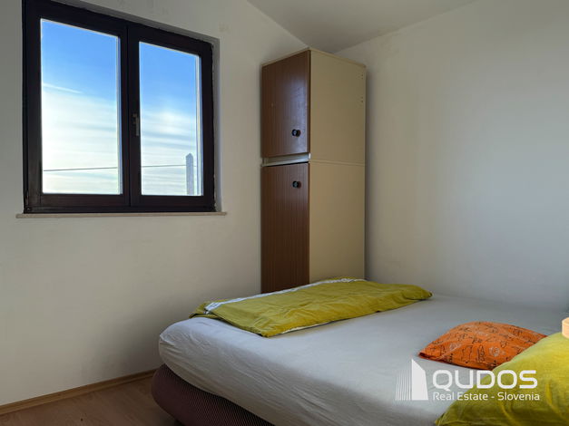 Lokacija: Hrvaška, Šibensko-kninska županija, Šibenik-okolica, Zaton