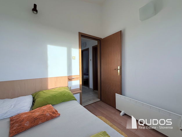 Lokacija: Hrvaška, Šibensko-kninska županija, Šibenik-okolica, Zaton