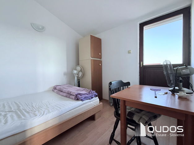 Lokacija: Hrvaška, Šibensko-kninska županija, Šibenik-okolica, Zaton