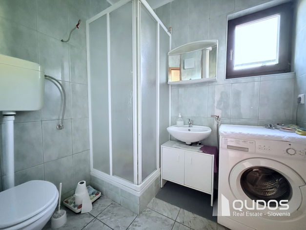 Lokacija: Hrvaška, Šibensko-kninska županija, Šibenik-okolica, Zaton