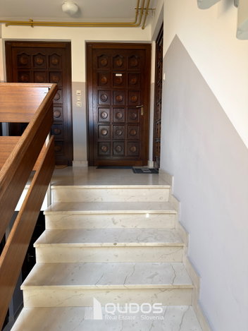Lokacija: Ljubljana mesto, Šiška, Šmartno pod Šmarno goro