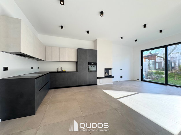 Location: Ljubljana City, Vič-Rudnik, Vrhovci