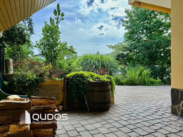 Lokacija: Ljubljana okolica, Mengeš, Mengeš