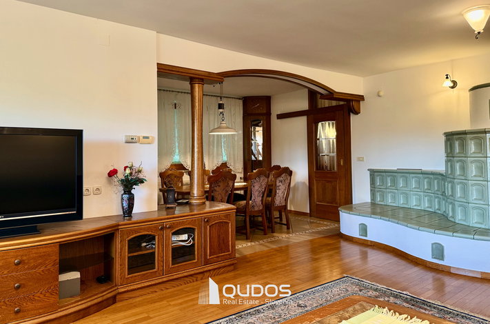 Lokacija: Ljubljana okolica, Mengeš, Mengeš