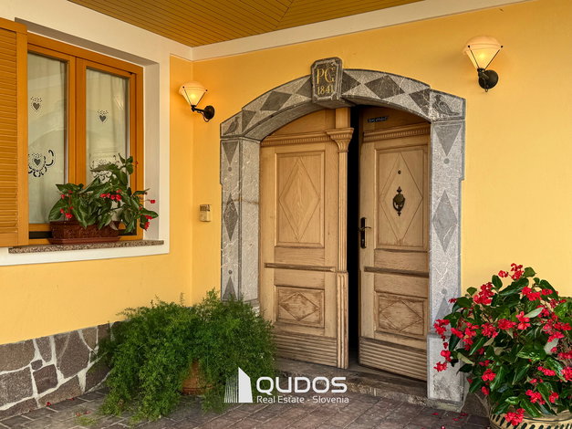 Lokacija: Ljubljana okolica, Mengeš, Mengeš