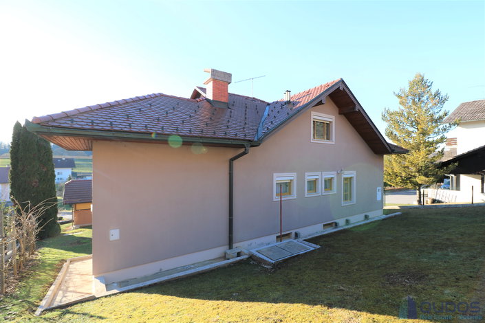 Lokacija: Ljubljana okolica, Grosuplje, Mali Vrh pri Šmarju