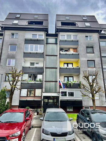 Lokacija: Ljubljana okolica, Mengeš, Mengeš