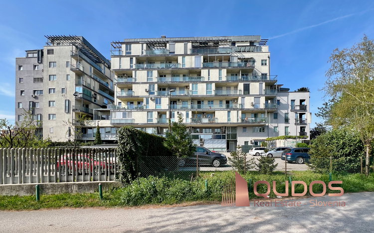 Lokacija: Ljubljana mesto, Bežigrad, Stožice