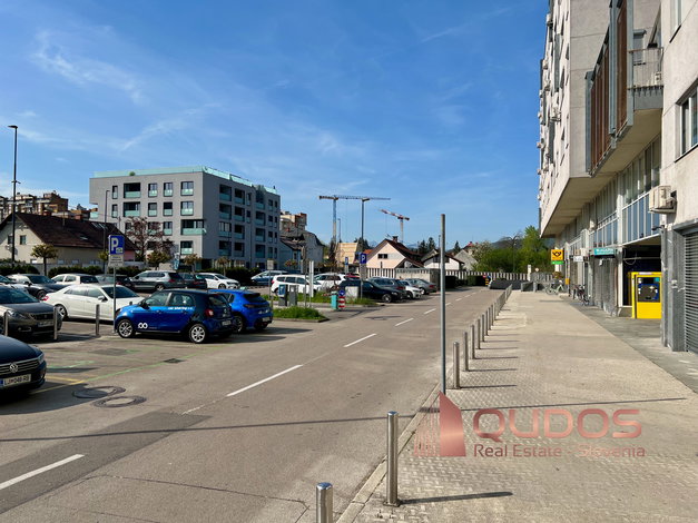 Lokacija: Ljubljana mesto, Bežigrad, Stožice