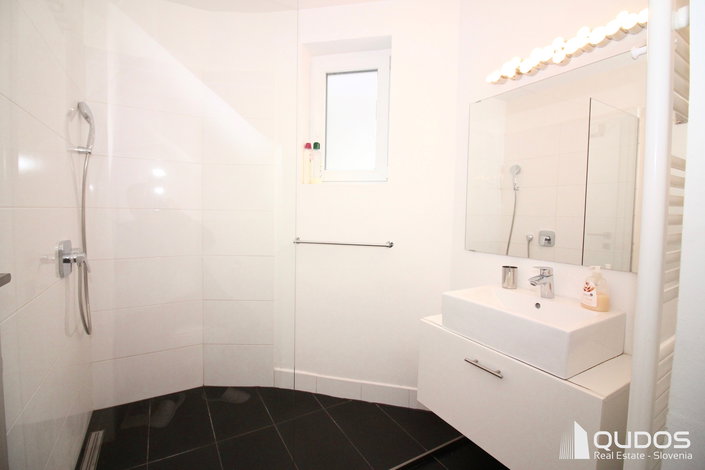 Lokacija: Ljubljana mesto, Moste-Polje, Kodeljevo