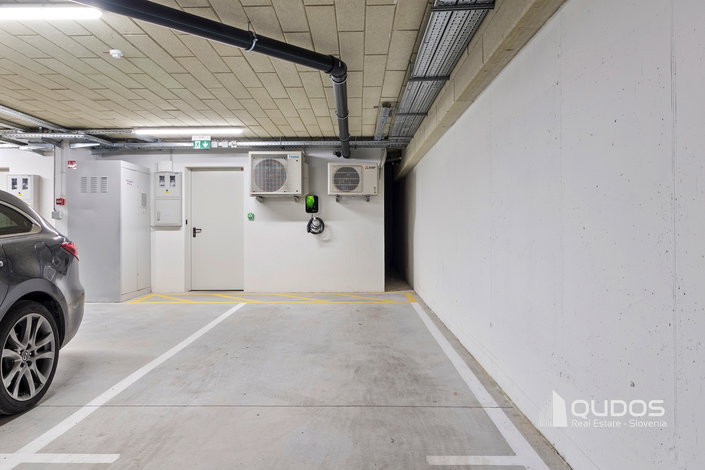 Lokacija: Ljubljana mesto, Šiška, Tacen