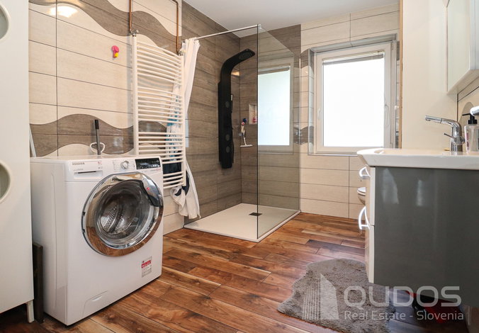 Location: Ljubljana okolica, Logatec, Logatec