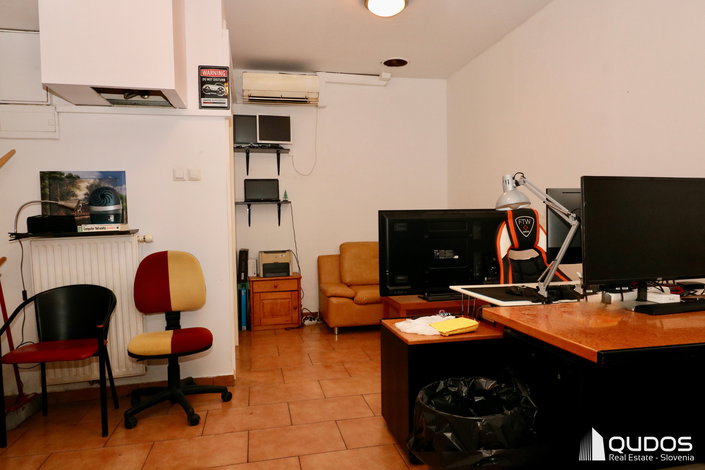 Lokacija: Ljubljana mesto, Center, Tabor