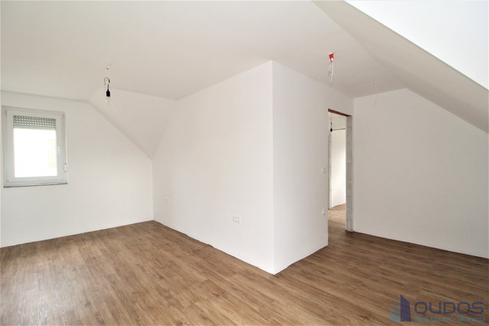 Lokacija: Ljubljana okolica, Mengeš, Loka pri Mengšu