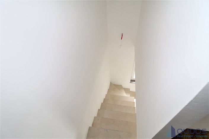 Lokacija: Ljubljana okolica, Mengeš, Loka pri Mengšu