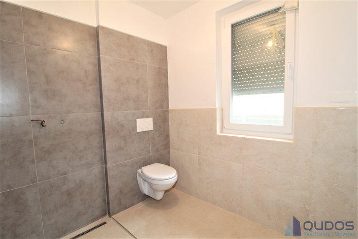 Lokacija: Ljubljana okolica, Mengeš, Loka pri Mengšu