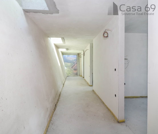 Lokacija: Zasavska, Zagorje ob Savi, Izlake
