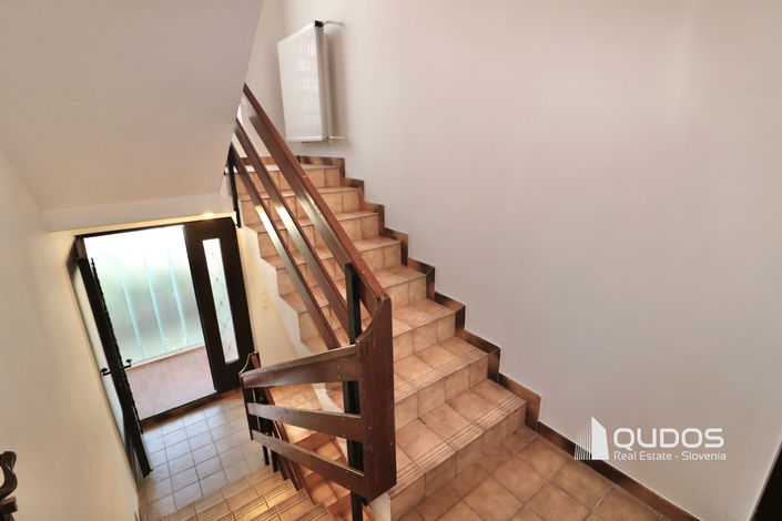 Lokacija: Ljubljana mesto, Šiška, Tacen