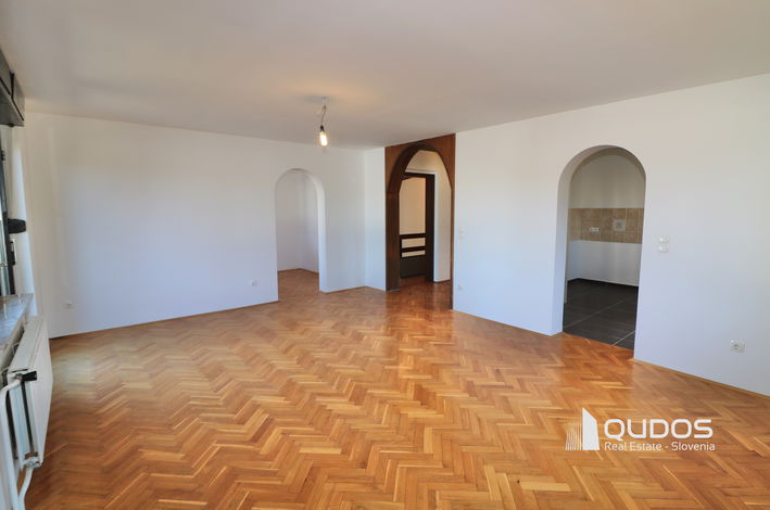 Lokacija: Ljubljana mesto, Šiška, Tacen