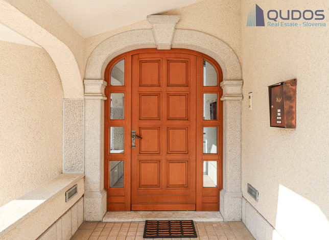 Location: Obalno - kraška, Sežana