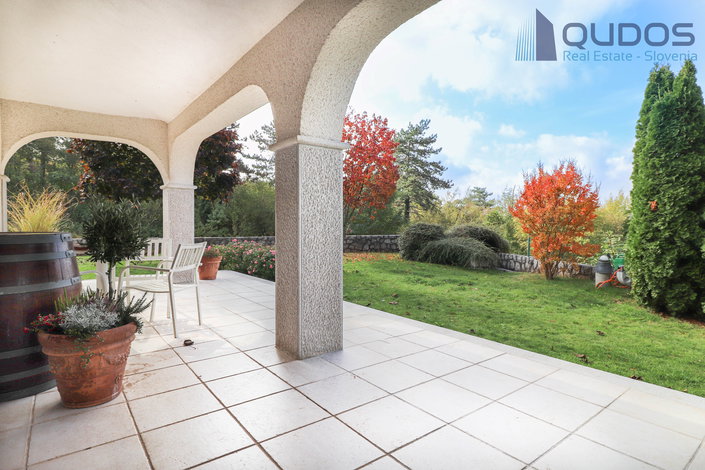 Location: Obalno - kraška, Sežana