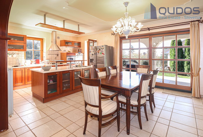 Location: Obalno - kraška, Sežana