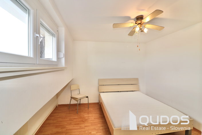 Lokacija: Ljubljana okolica, Mengeš, Mengeš