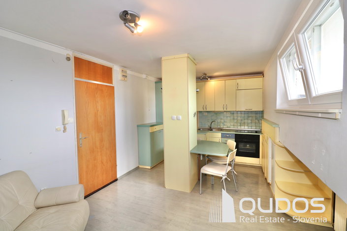 Lokacija: Ljubljana okolica, Mengeš, Mengeš