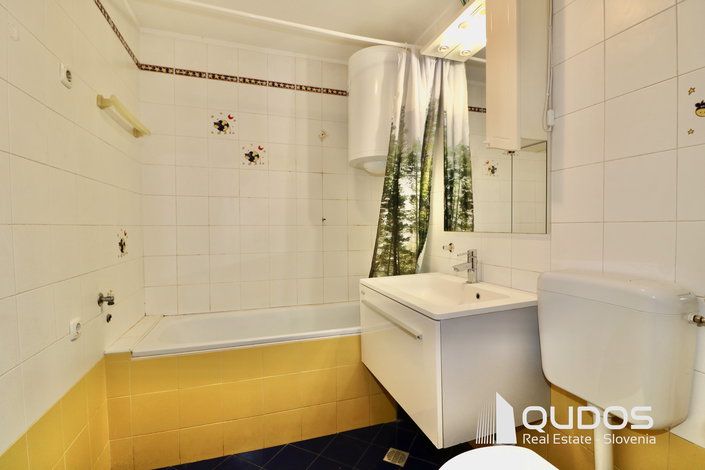 Lokacija: Ljubljana okolica, Mengeš, Mengeš