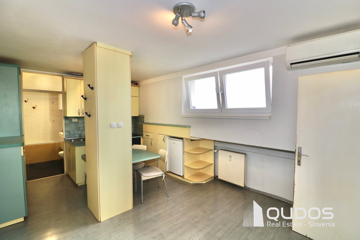 Lokacija: Ljubljana okolica, Mengeš, Mengeš