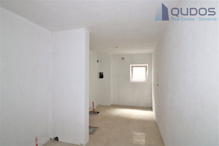 Lokacija: Ljubljana okolica, Mengeš, Loka pri Mengšu