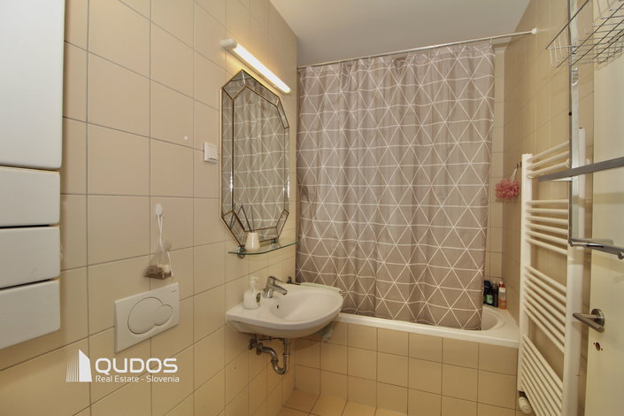 Lokacija: Ljubljana mesto, Šiška, Podutik