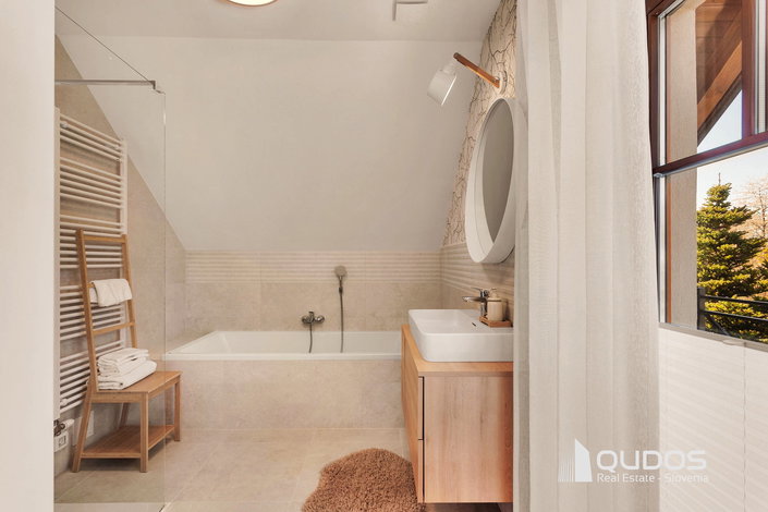 Lokacija: Gorenjska, Kranj, Britof