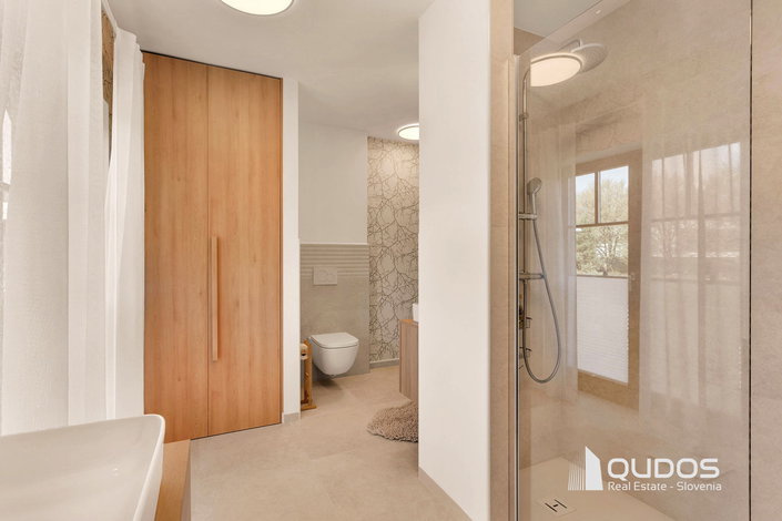 Lokacija: Gorenjska, Kranj, Britof