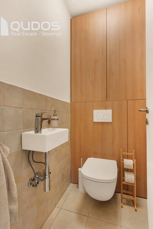 Lokacija: Gorenjska, Kranj, Britof