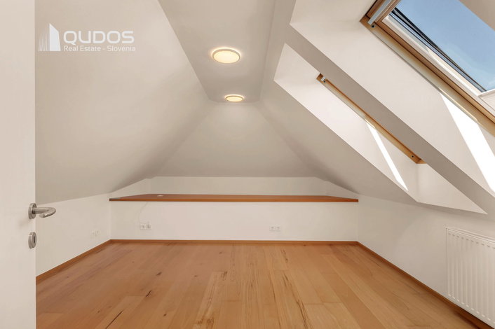 Lokacija: Gorenjska, Kranj, Britof