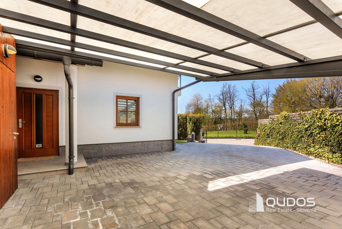 Lokacija: Gorenjska, Kranj, Britof